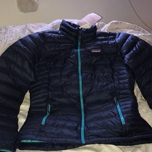 Navy&turquoise Patagonia puffy jacket